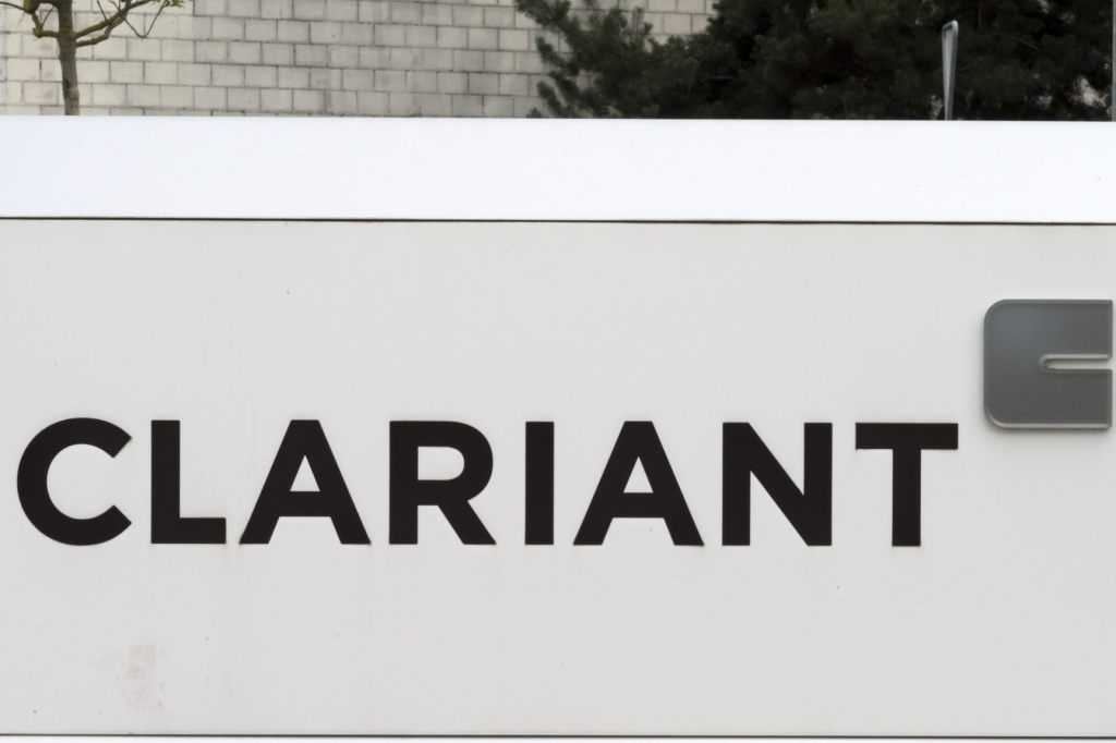 Clariant macht weniger Umsatz und kappt Prognose