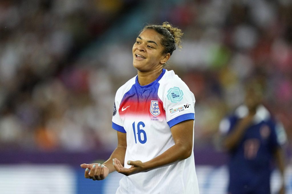 Engländerin Carter wehrt sich gegen Rassismus und Online-Hetze