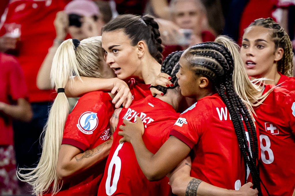 Ein Ausgleich in der Nachspielzeit: Die Schweiz spielt sich in die Viertelfinals