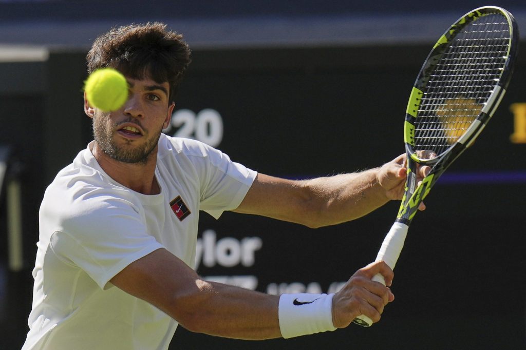 Carlos Alcaraz zum dritten Mal in Folge im Wimbledon-Final