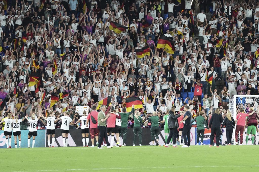 Mehrheit des Publikums bei Spiel Deutschland-Frankreich waren Frauen