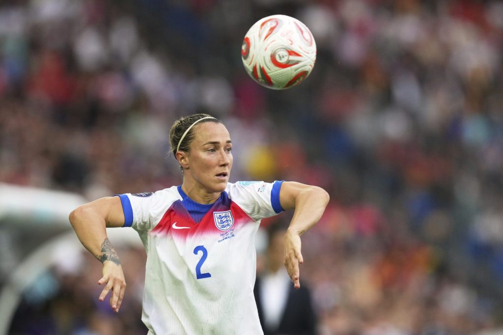 Bronze spielte mit Schienbeinbruch