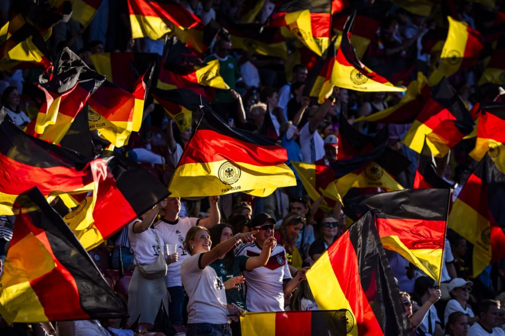 Am Samstag werden in Basel Tausende Fussballfans erwartet