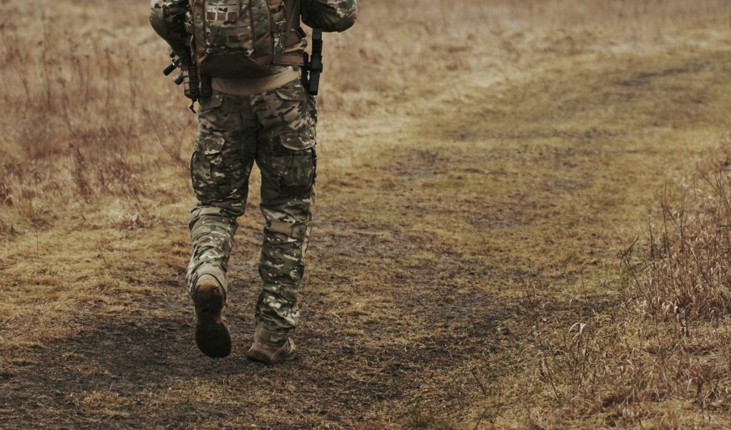 Polizei kontrolliert Männer in Nazi-Uniformen im Berner Oberland