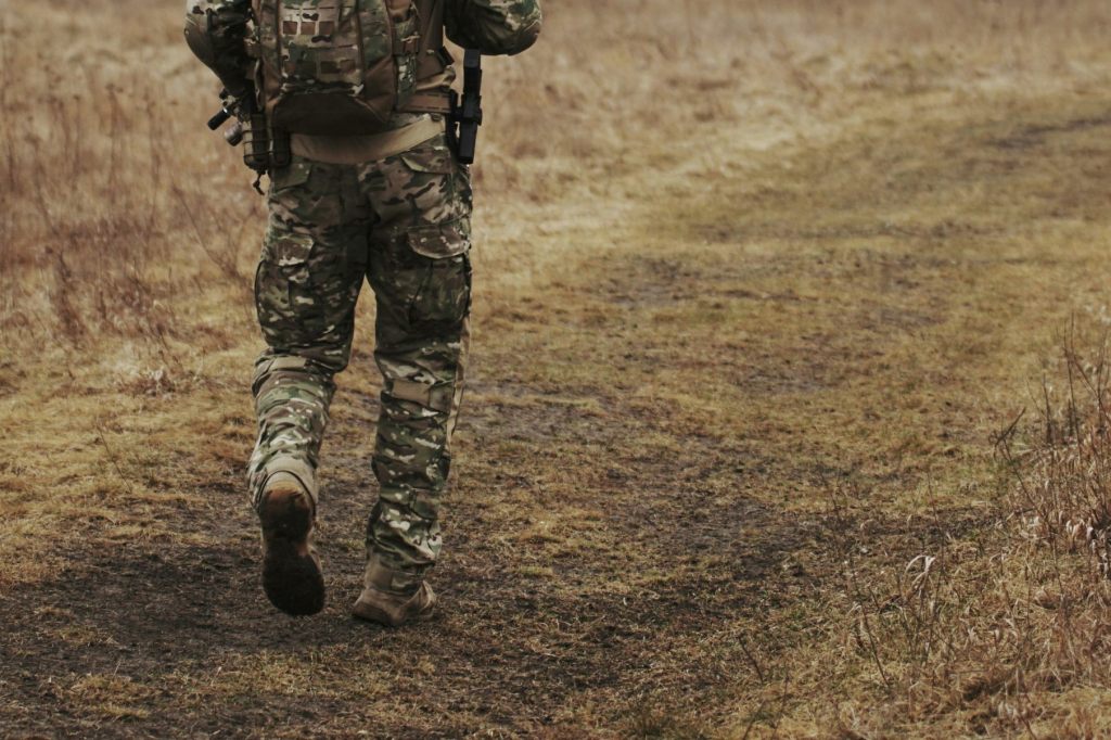 Polizei kontrolliert Männer in Nazi-Uniformen im Berner Oberland