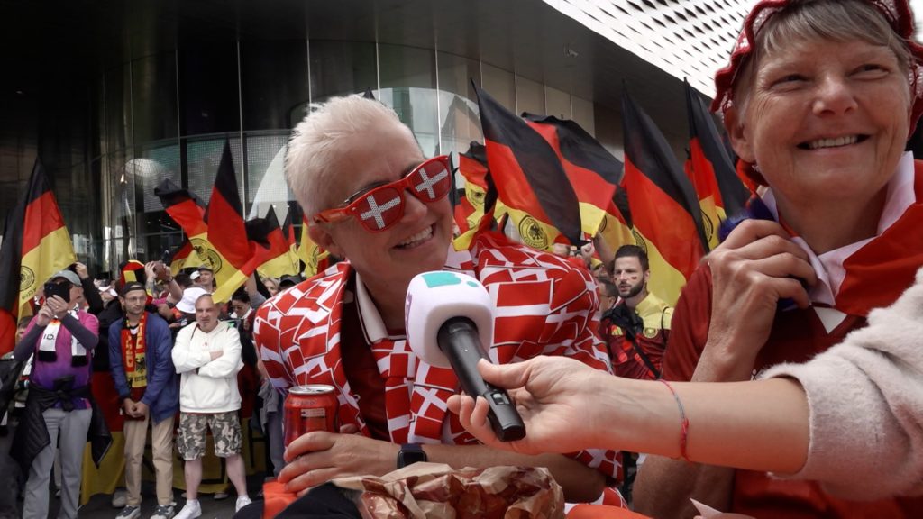 Fan-Stimmung vor dem EM-Spiel: So feiern Dänemark und Deutschland