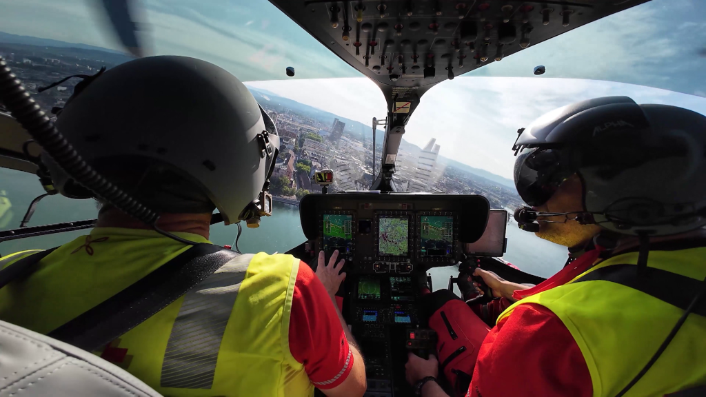 Ein Flug mit dem neuen Hightech-Heli der Rega-Basis Basel