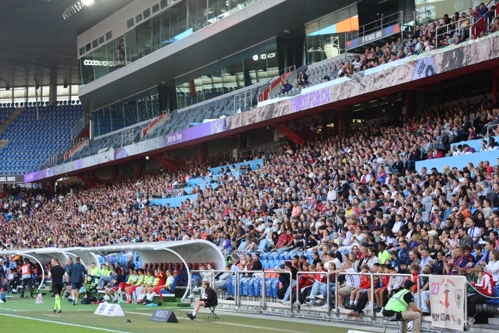 Neuer Zuschauerrekord: Den FCB-Frauen gelingt im Joggeli der perfekte Saisonauftakt