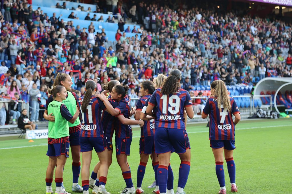 Neuer Zuschauerrekord: Den FCB-Frauen gelingt im Joggeli der perfekte Saisonauftakt