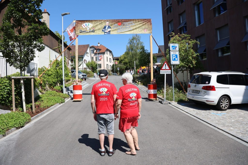 «Donnschtig-Jass»-Salzgeber frenetisch in Oberwil empfangen