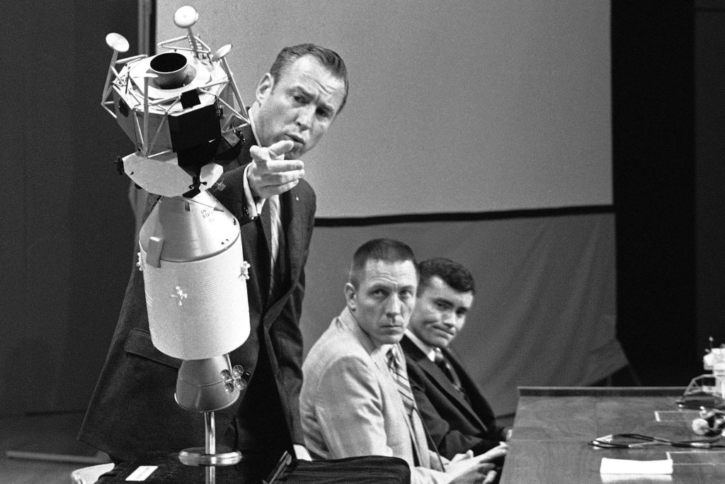 Der Kommandant der Apollo 13-Mission stirbt im Alter von 97 Jahren