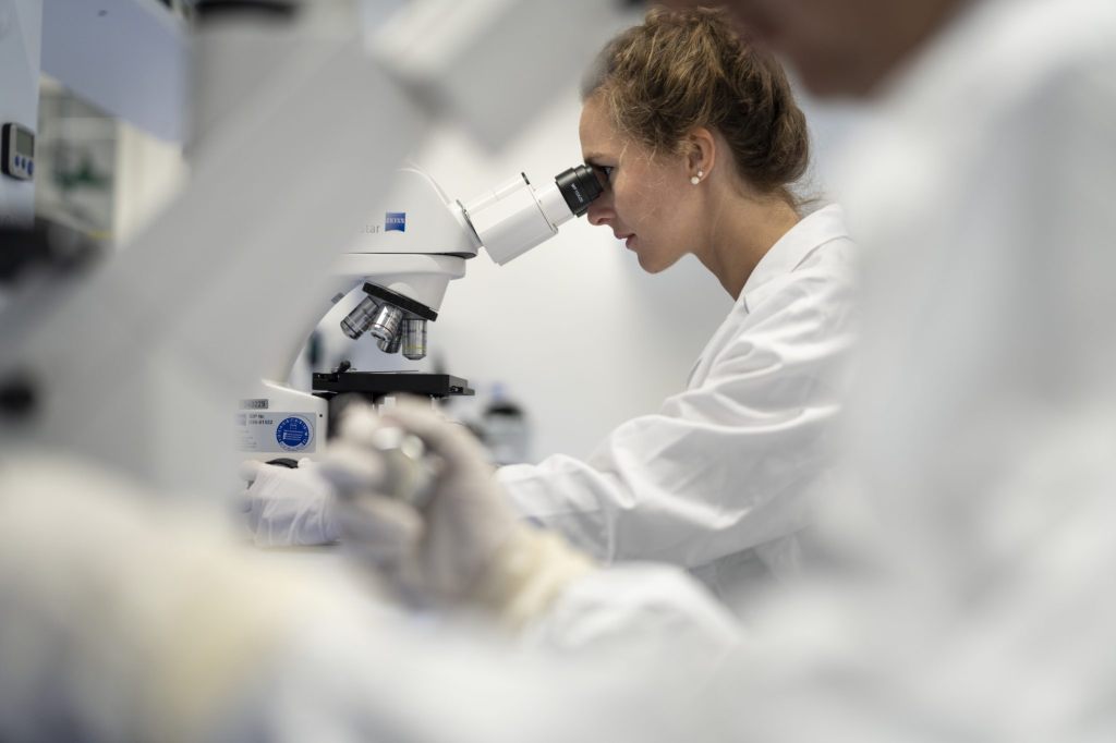 Basler Forschungsteam entdeckt Mini-Fabriken in Zellen