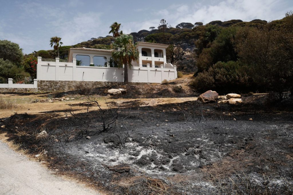 Tausende wegen Waldbrand nahe Tarifa evakuiert