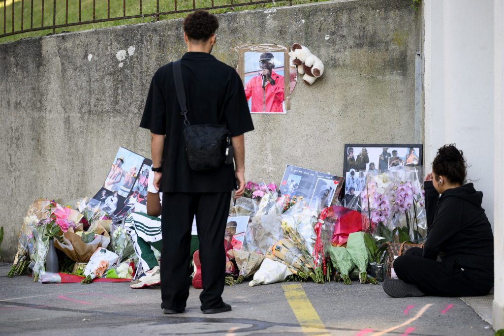 Wohl kein Kontakt zwischen Roller und Polizeifahrzeug in Lausanne