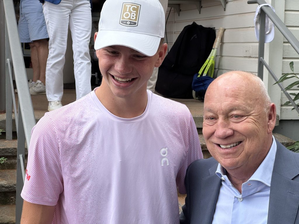 Henry Bernet gewinnt – und Brennwald deutet Wildcard fürs Hauptfeld an