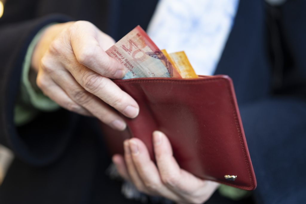 Baselbiet stimmt über Ergänzungsleistungen und Naubrücke ab