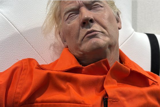 Gekreuzigter Trump kommt doch nicht an den Bahnhof SBB