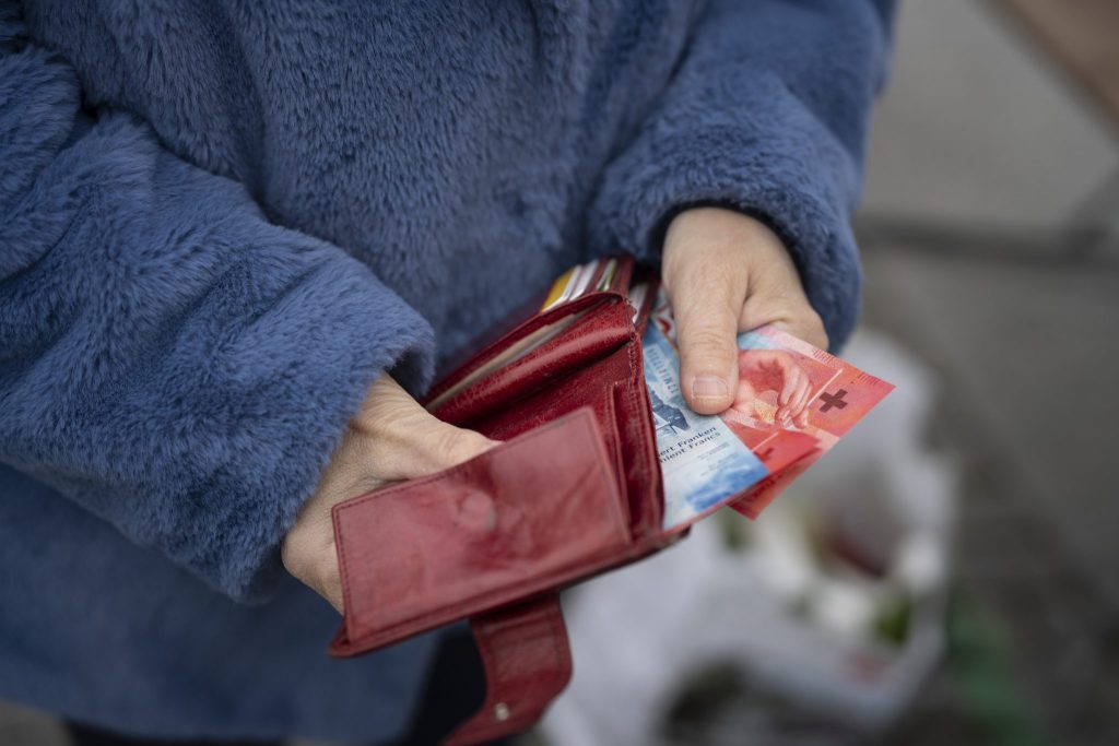 Gewerkschaft Unia prangert weit geöffnete Lohnschere an