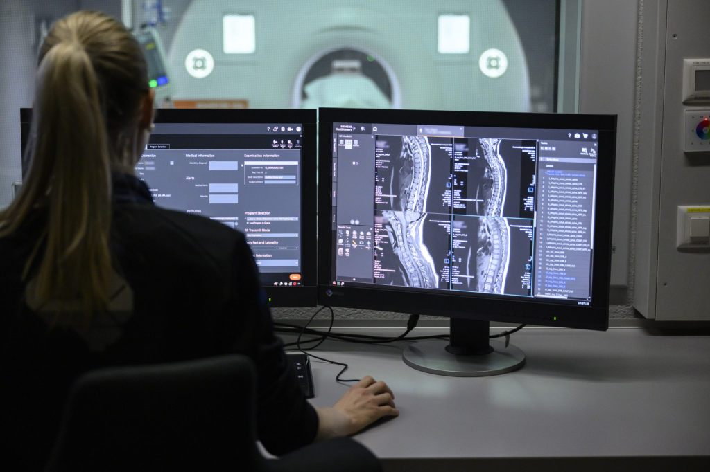 Transparenz bei Arztlöhnen: Regierungsrat will Regelung prüfen