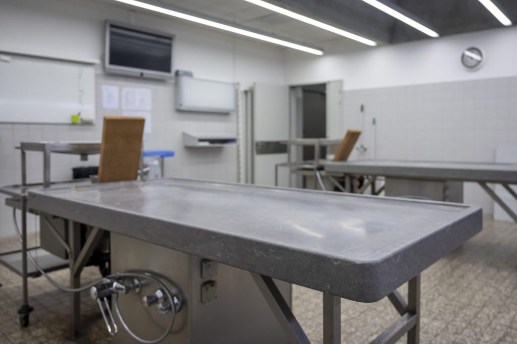 Basler Rechtsmedizin zügelt und spannt mit Unispital zusammen