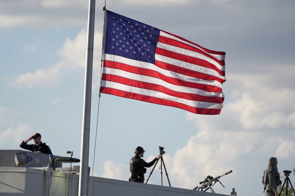 Nach Tod von Charlie Kirk: Intensive Fahndung nach Täter