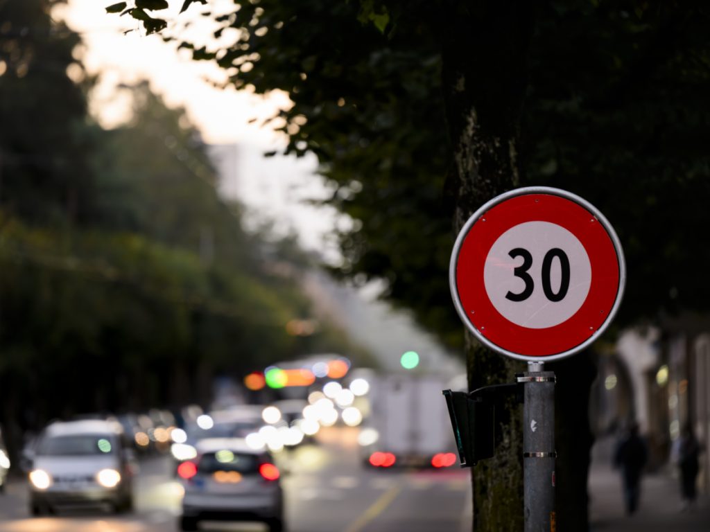 Landrat will Gegenvorschlag statt Tempo-30-Initiative