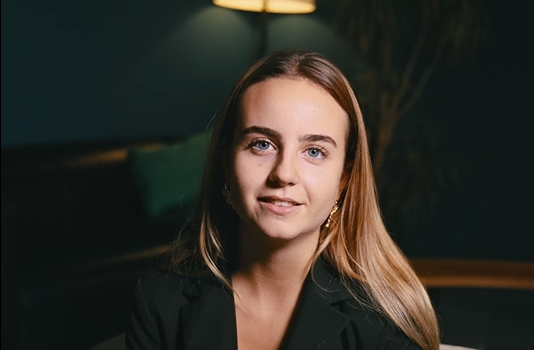 Bevor es ins Wochenende geht: Zehn Random-Fragen an Praktikantin Giulia