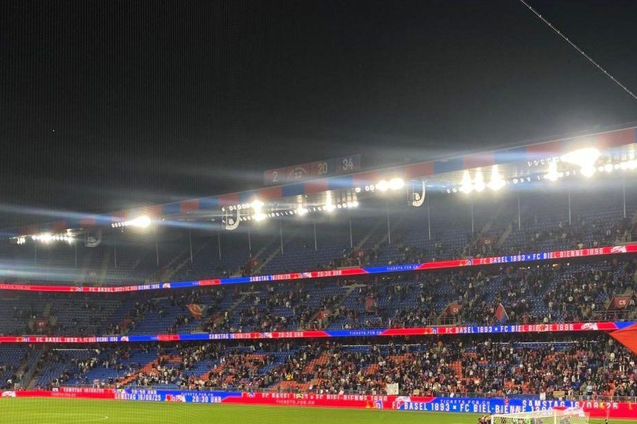 Nach Fan-Kritik: FCB dimmt neue LED-Banden im Joggeli