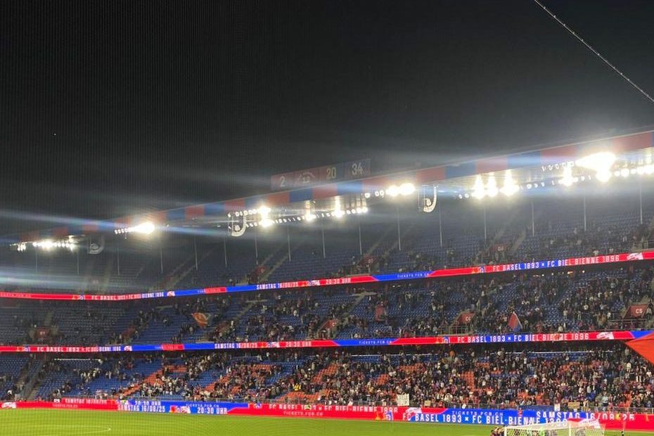 Nach Fan-Kritik: FCB dimmt neue LED-Banden im Joggeli