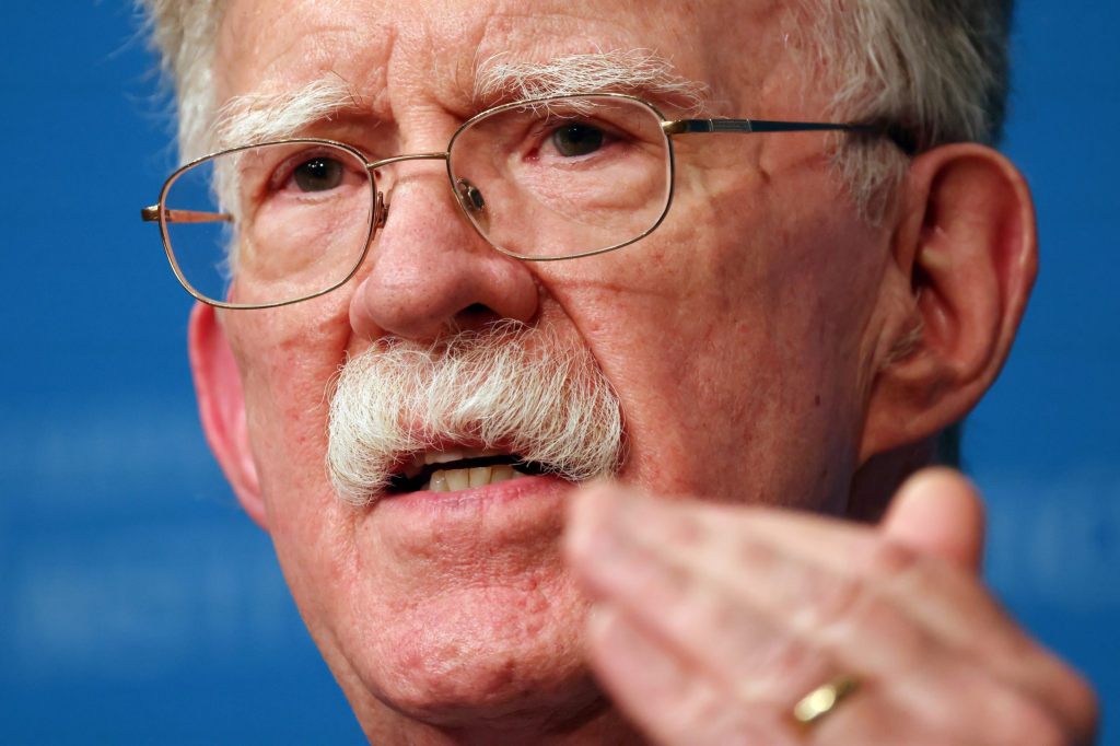 Prominenter Trump-Kritiker John Bolton angeklagt