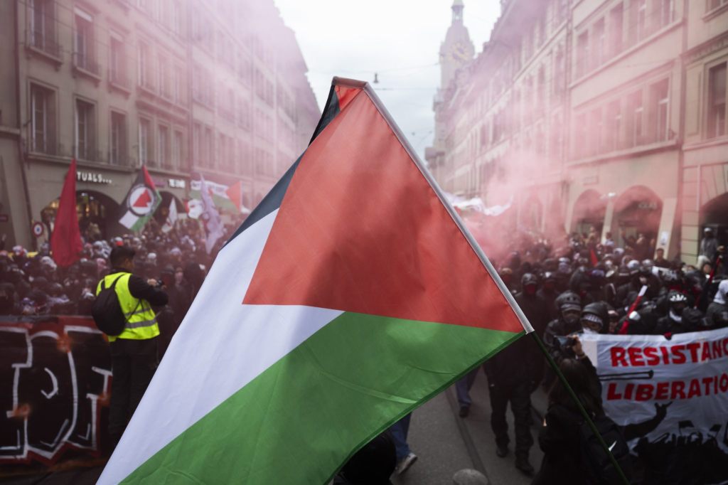 Verletzte Einsatzkräfte und Sachschaden in Millionenhöhe bei Palästina-Demo in Bern