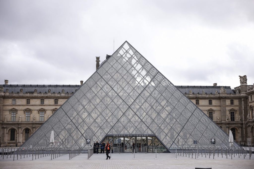 Louvre-Diebstahl löst Kritik an Sicherheitslücken aus