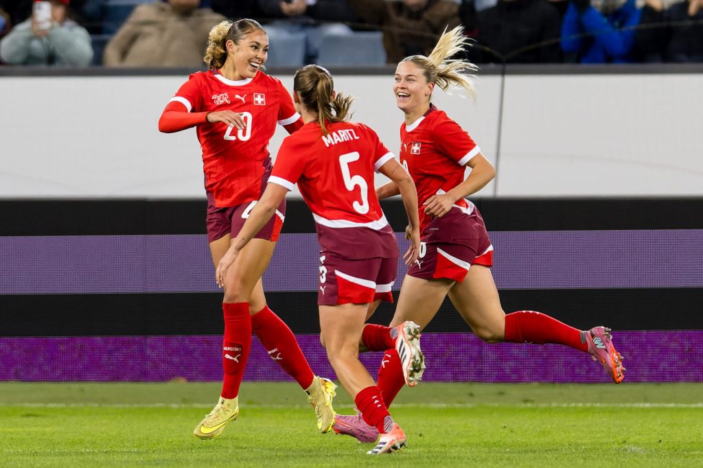 Die Schweizerinnen gewinnen erstmals gegen Kanada
