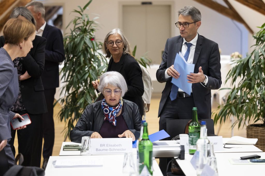 Runder Tisch: 38 Massnahmen sollen Gesundheitskosten senken