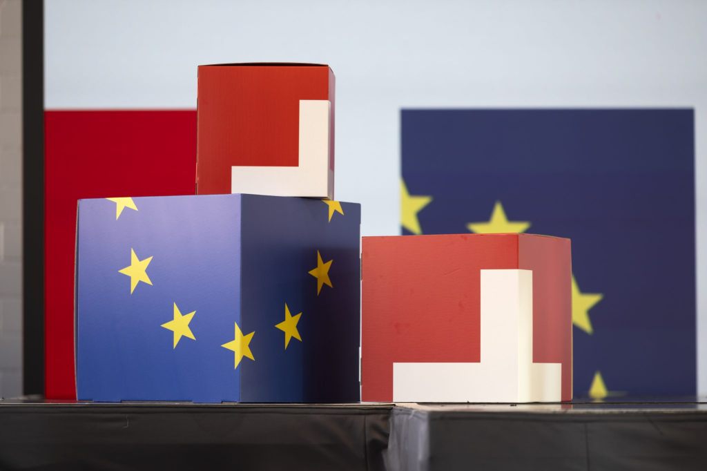 Mehrheit der Befragten genügt ein Volksmehr zum EU-Vertragspaket