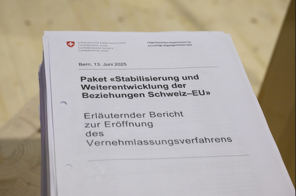 Zölle und unklare EU-Beziehung drücken auf die Stimmung der Unternehmen