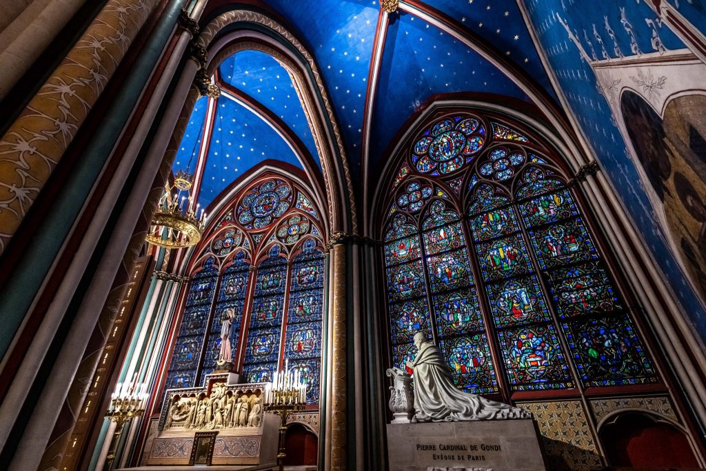 Notre Dame bekommt zwischenzeitlich sechs zeitgenössische Fenster