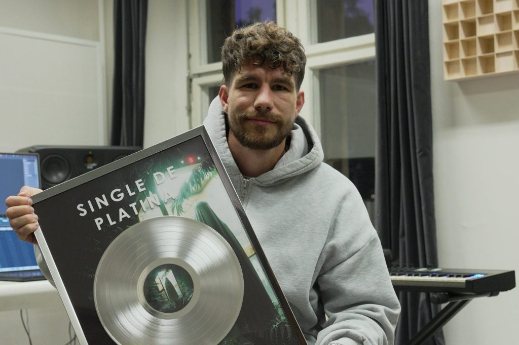 Platin-Schallplatte für Basler Produzent Ozo