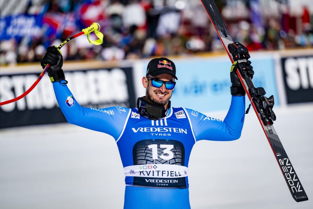 Paris doppelt im Super-G nach